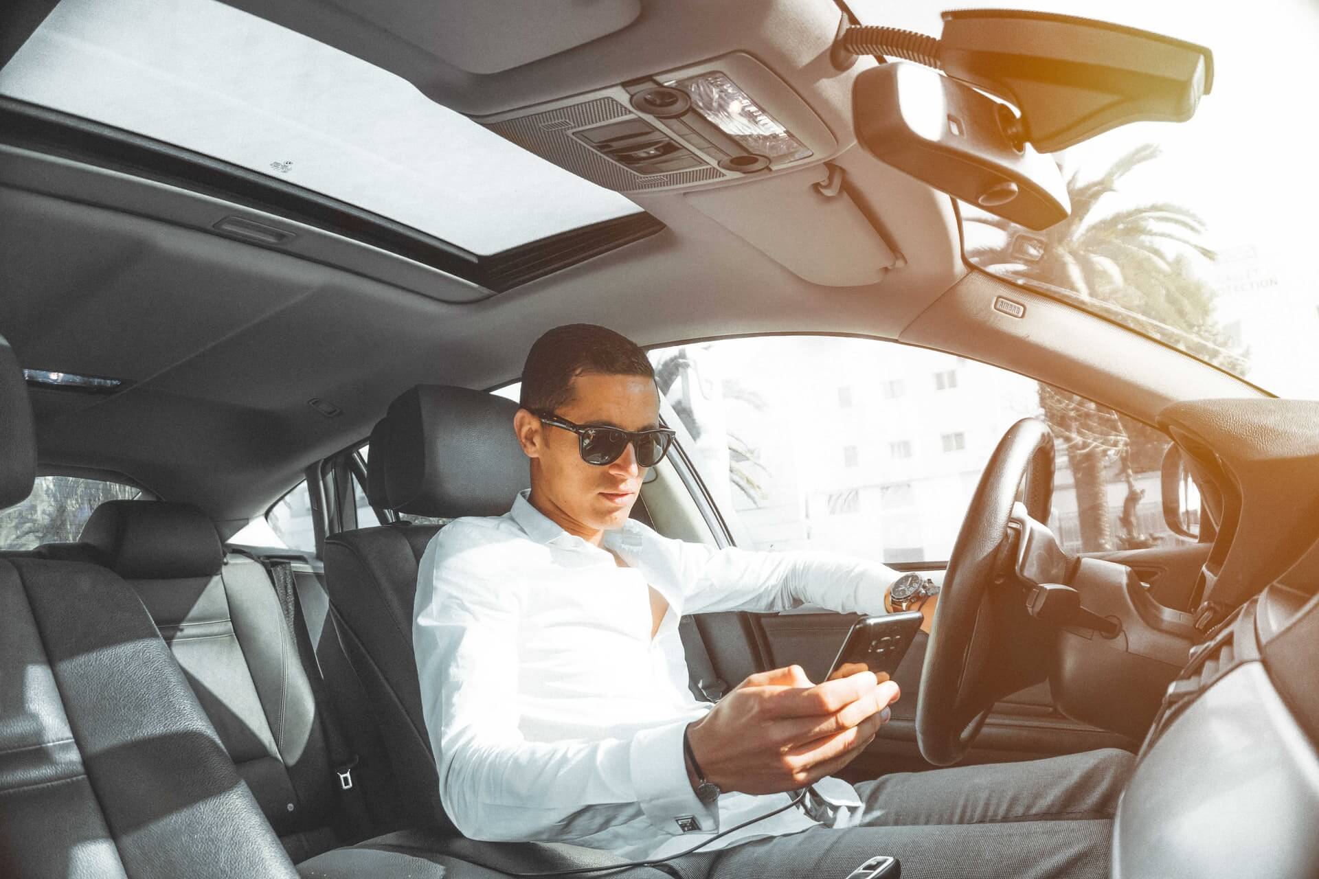 Read more about the article Connecticut And Massachusetts Distracted Driving Accident Lawyer